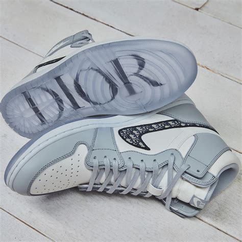 how to buy air dior